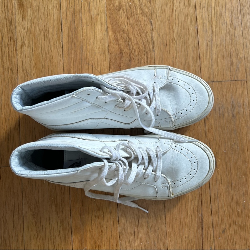 White Leather Van’s Sk8-Hi